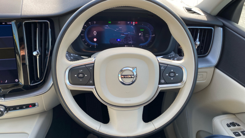 Volvo Xc60 2.0 T6 RC PHEV Inscription Expression 5dr AWD Auto Estate